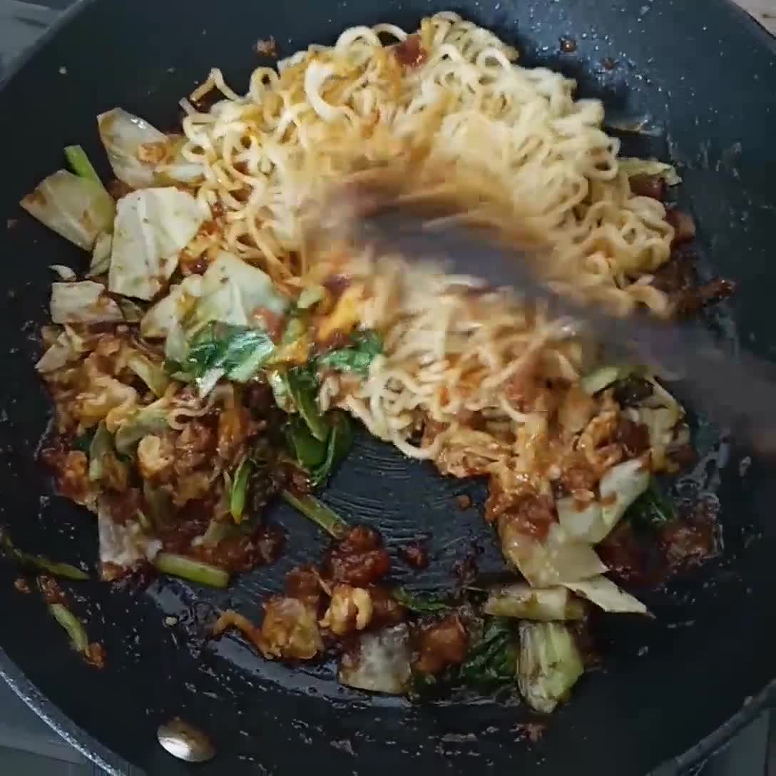 Foto langkah ke 4 dari resep Mie Kluntung Khas Surabaya.