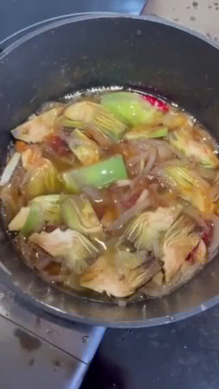 Foto del paso 4 de la receta: Guisado de sepia, alcachofas y figatell