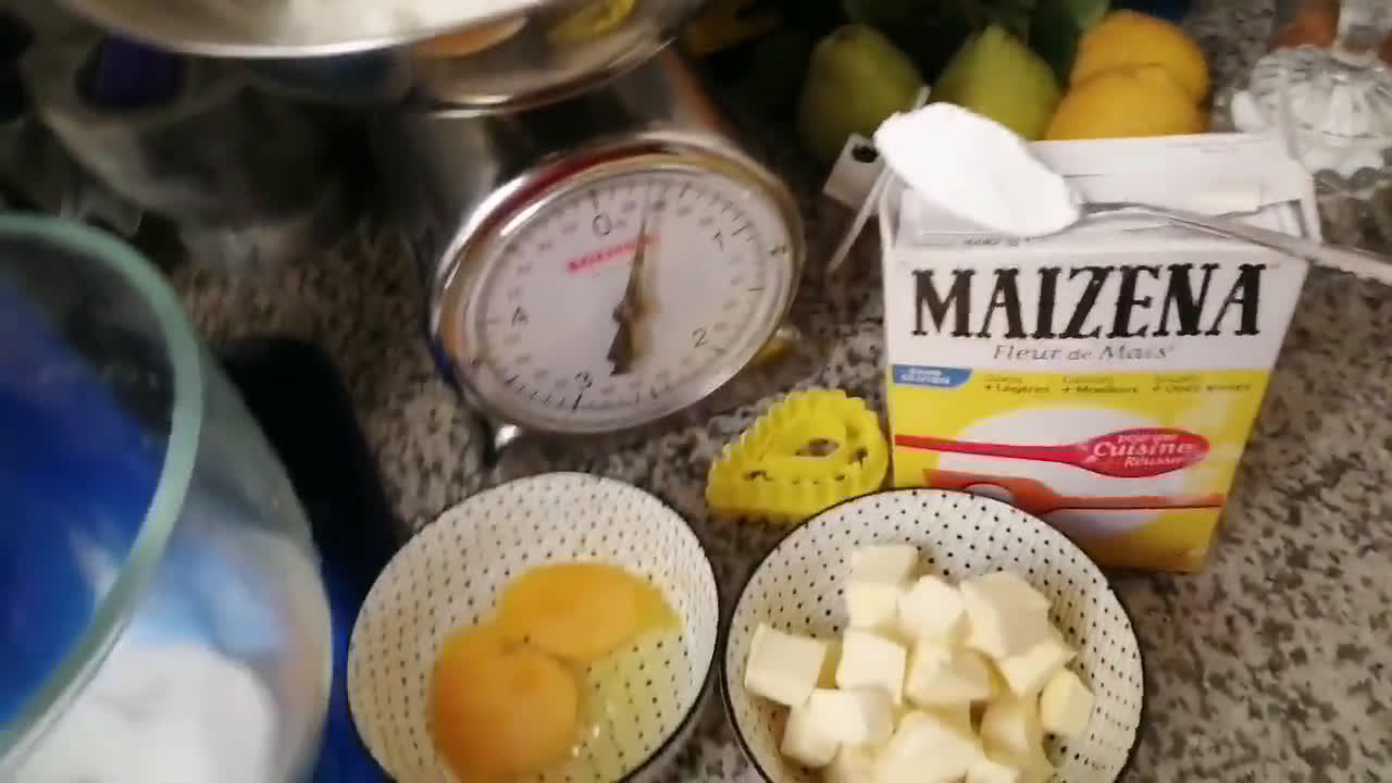 Une image de l'étape 1 de Sablés fraises a la djamicoo.