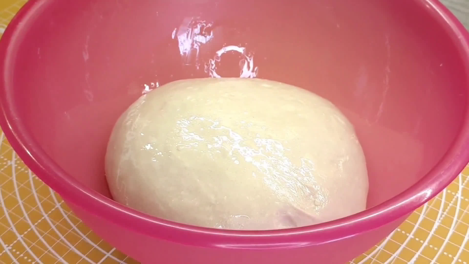 Foto langkah ke 2 dari resep Sausage Roll Bread.
