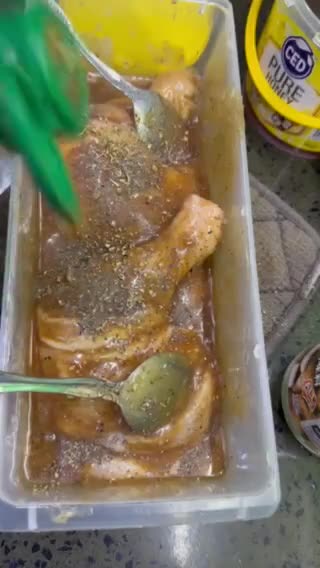 Gambar langkah 2 resipi Ayam Bakar Kewpie Roasted Sesame.