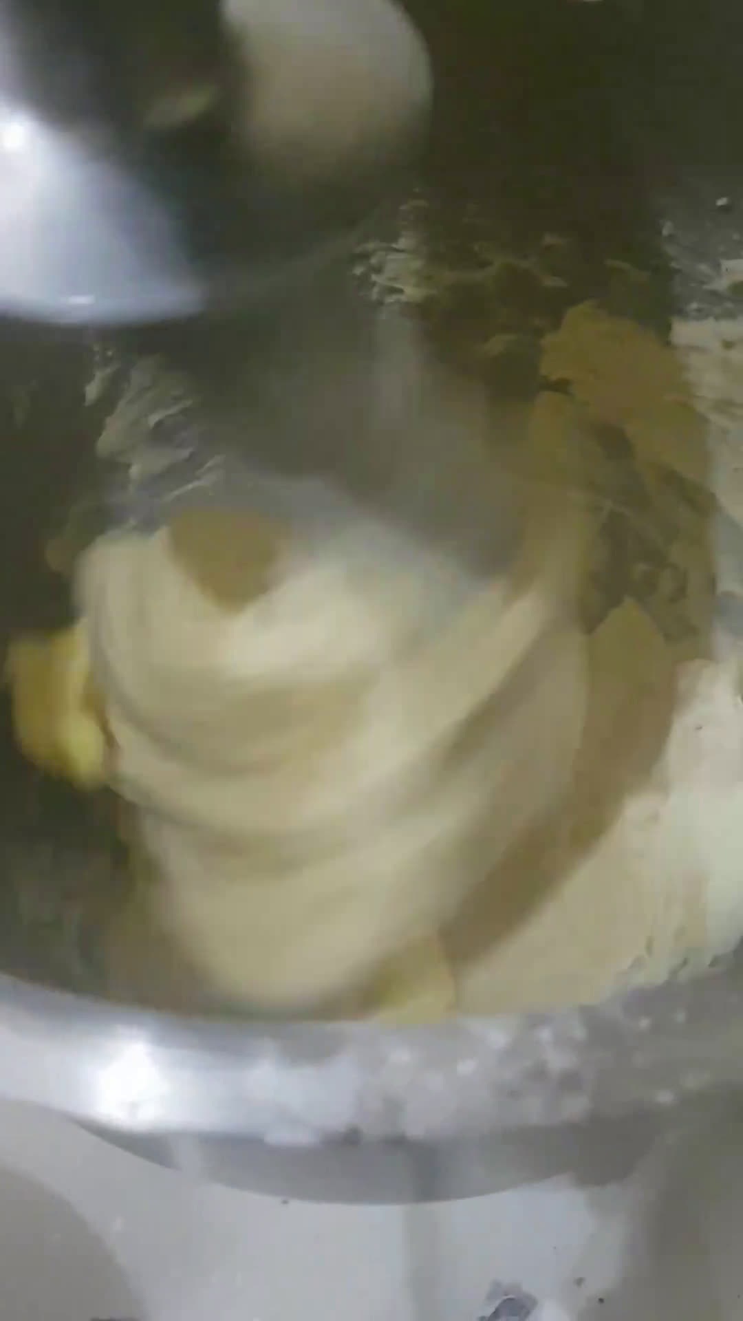 Foto langkah ke 4 dari resep Twisted Doughnut.