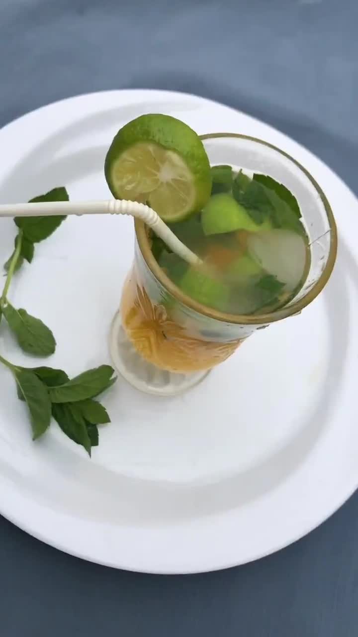 A picture of step 4 of Mango mocktail.