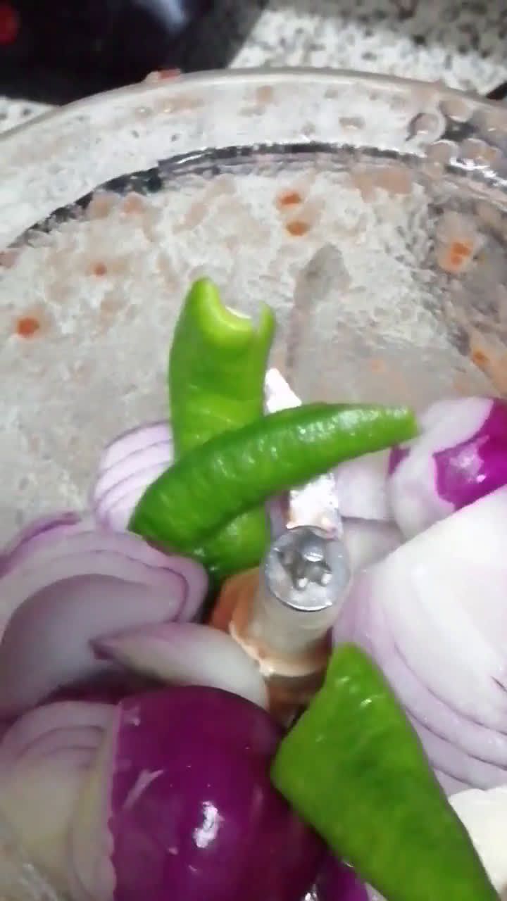 صورة لخطوة 1 من وصفة الطماطم المفرز ع طريقتي 🍅🍅