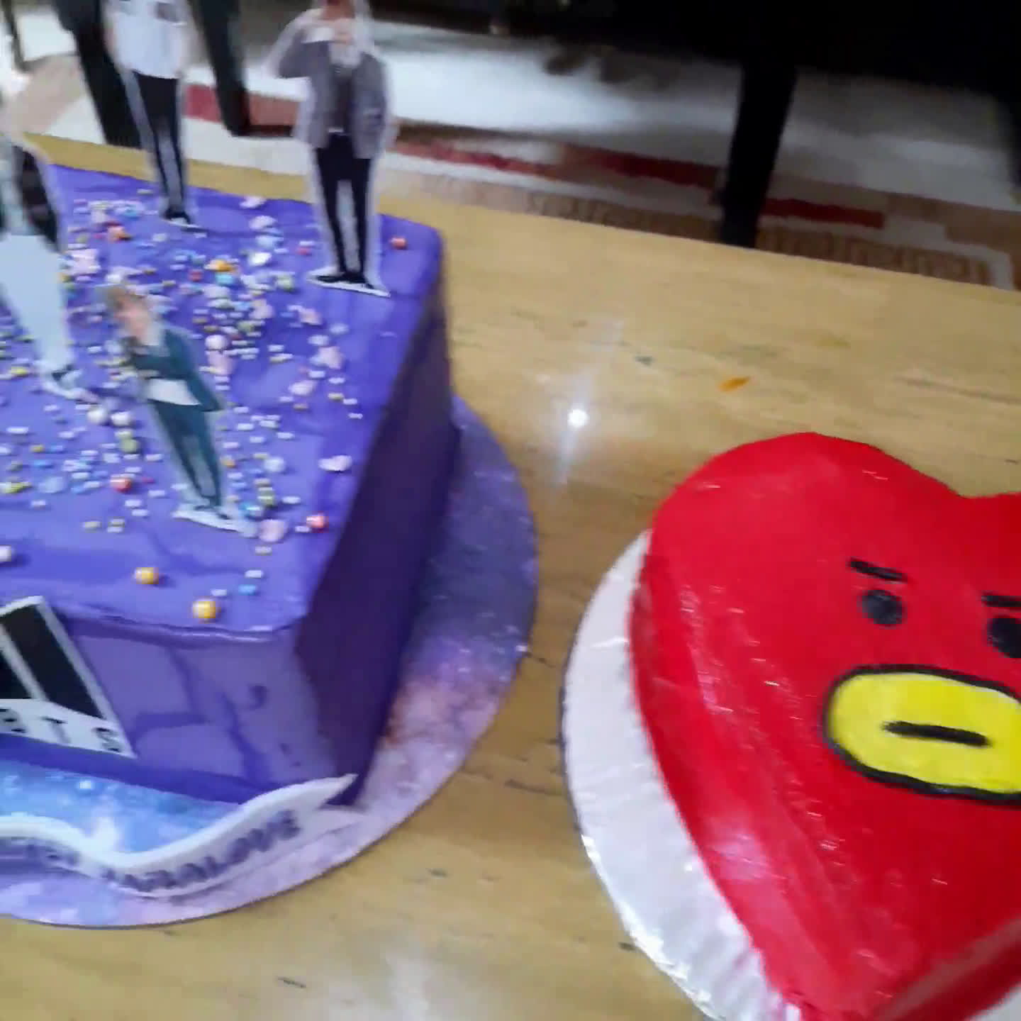 Foto langkah ke 2 dari resep Cake Red Velvet Tata BT21.