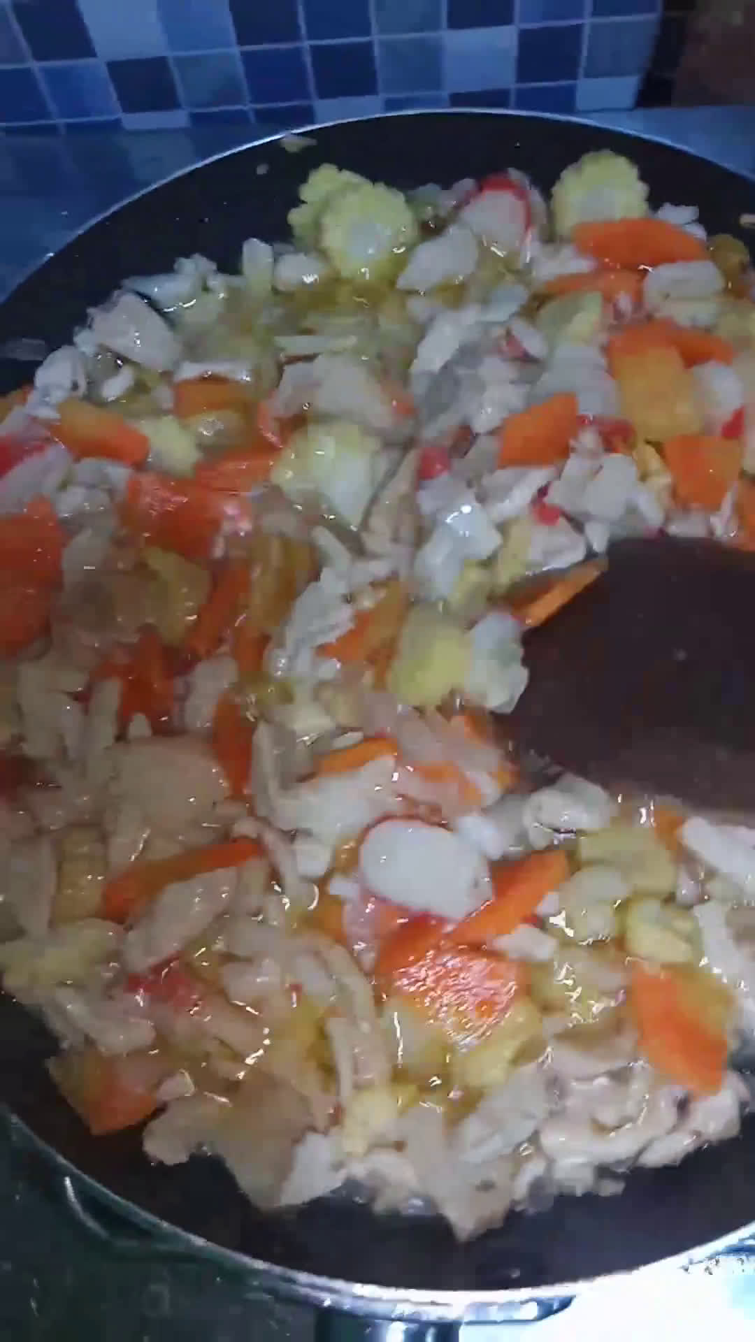 Foto langkah ke 4 dari resep Tumis Baso Seafood.