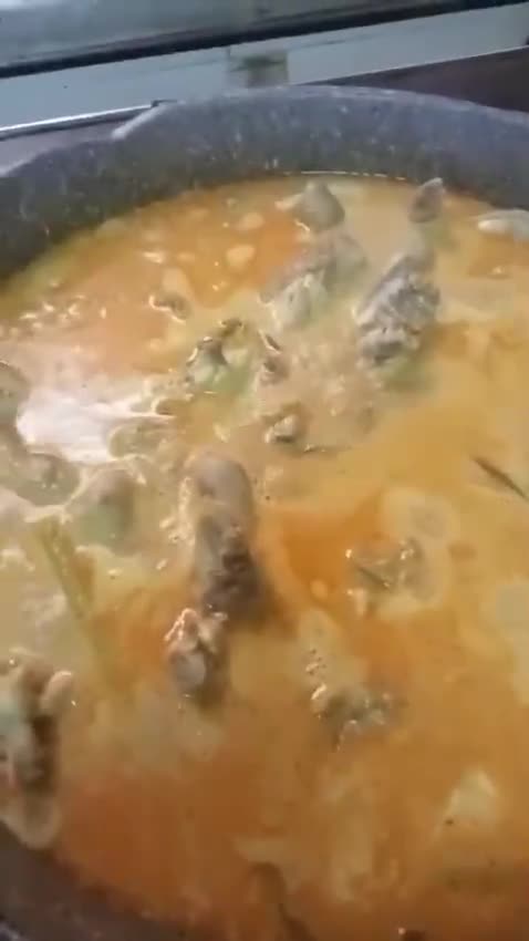 Foto langkah ke 2 dari resep Gulai ayam nanas.