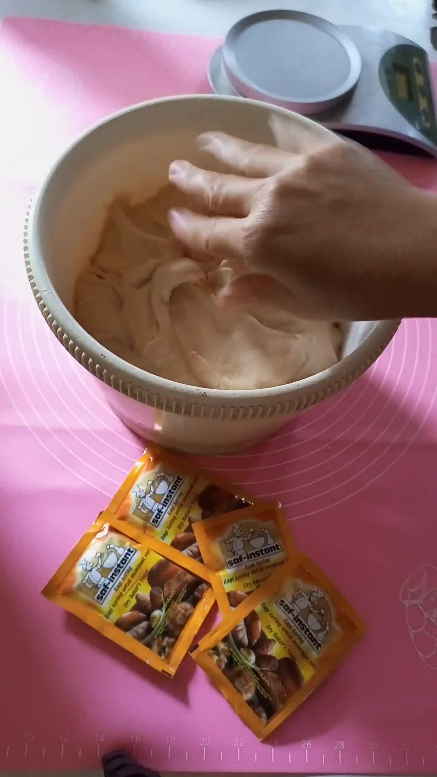 Foto langkah ke 1 dari resep Roti Boy.