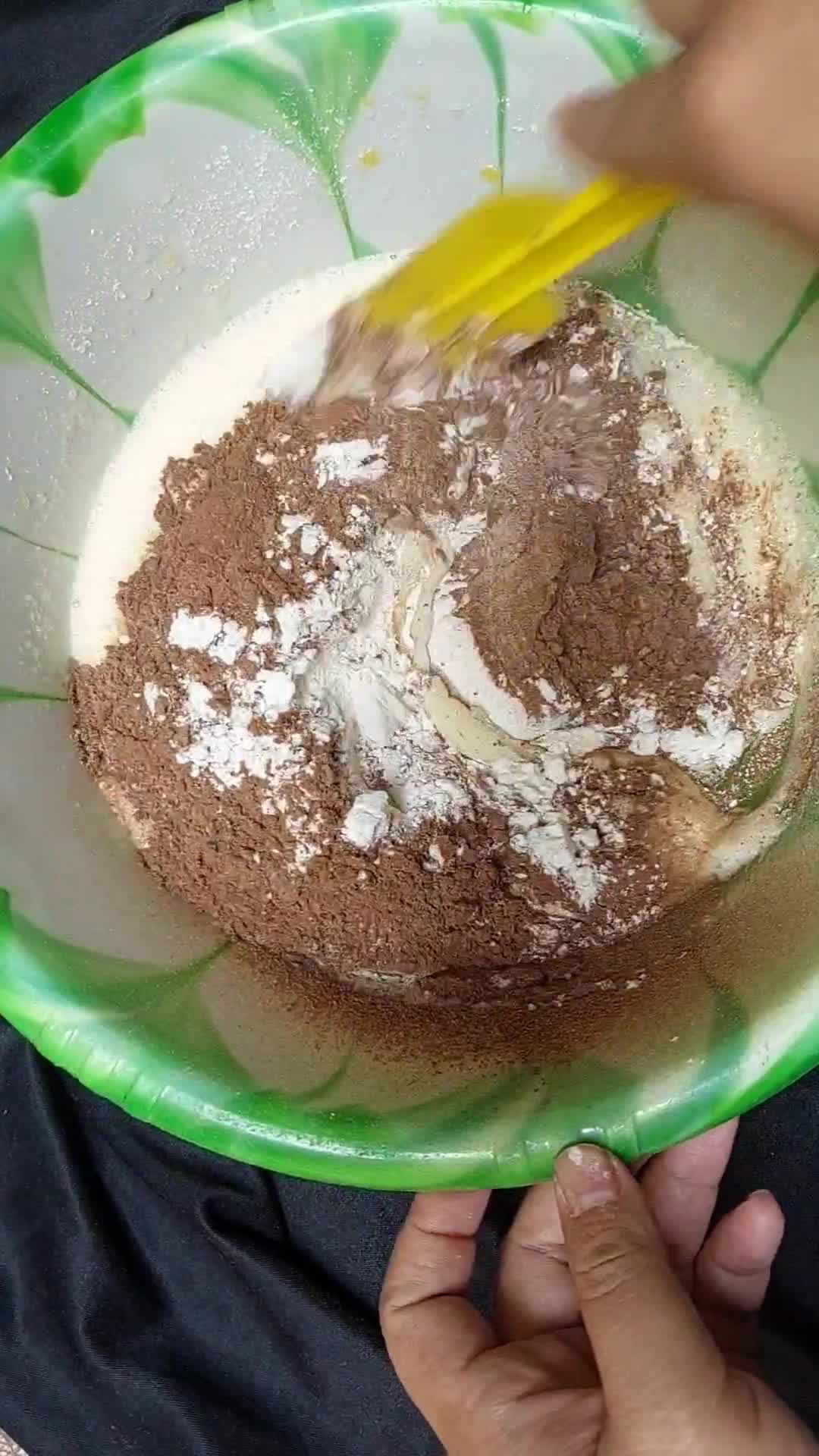 Foto langkah ke 2 dari resep Kek Coklat Ketagih 예르다 🍫.