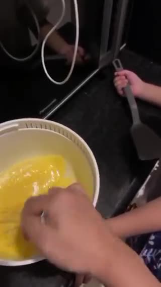 Foto langkah ke 2 dari resep Brownies Simple No Mixer.