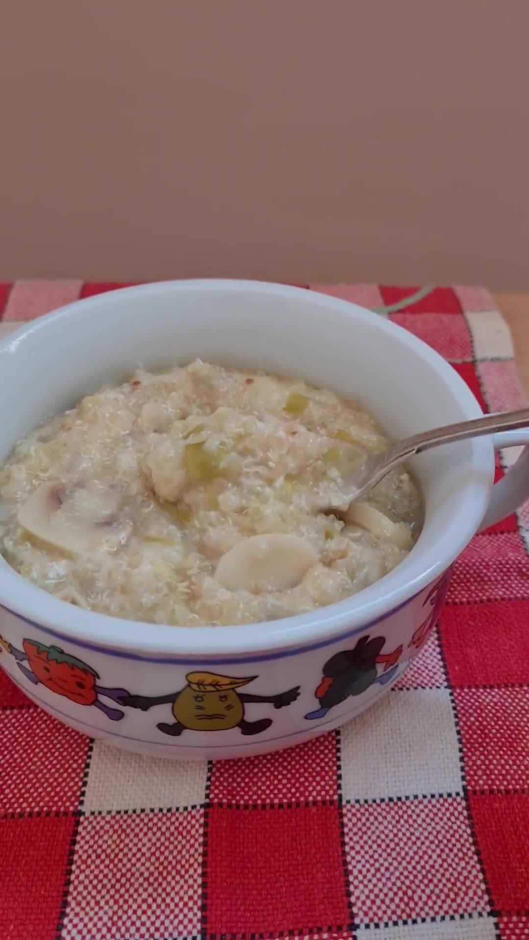 Foto del paso 3 de la receta: Quinoa 🍚 Risotto de quinua 🥣 Quinotto con champigñones 🍄