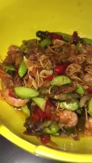 Foto langkah ke 4 dari resep Sambal Udang Pelangi.