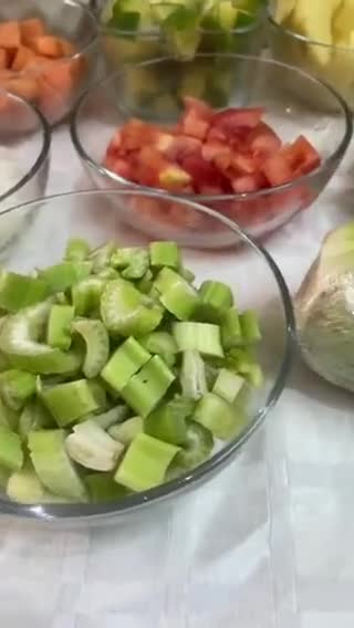 صورة لخطوة 1 من وصفة شوربة الكرفس