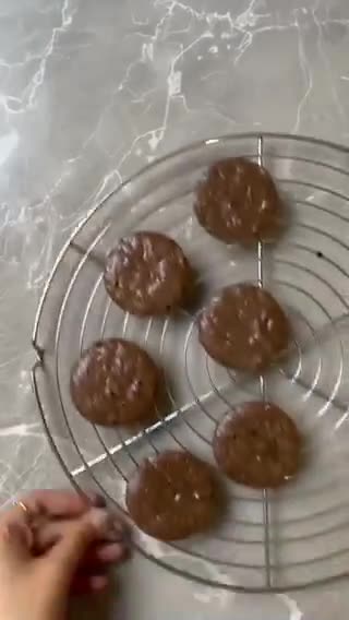 صورة لخطوة 2 من وصفة براونيز - Brownie bites