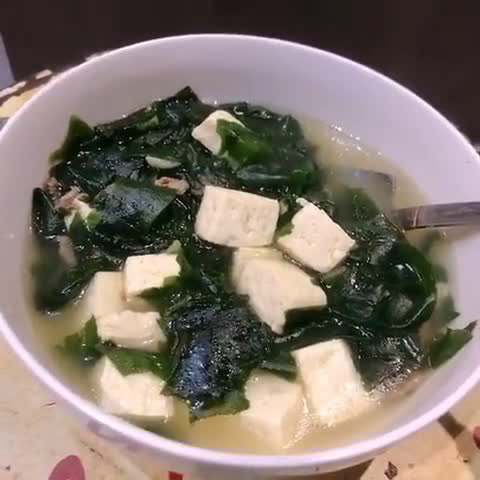 Hình bước làm 9 của món Canh rong biển thịt bò đậu hũ