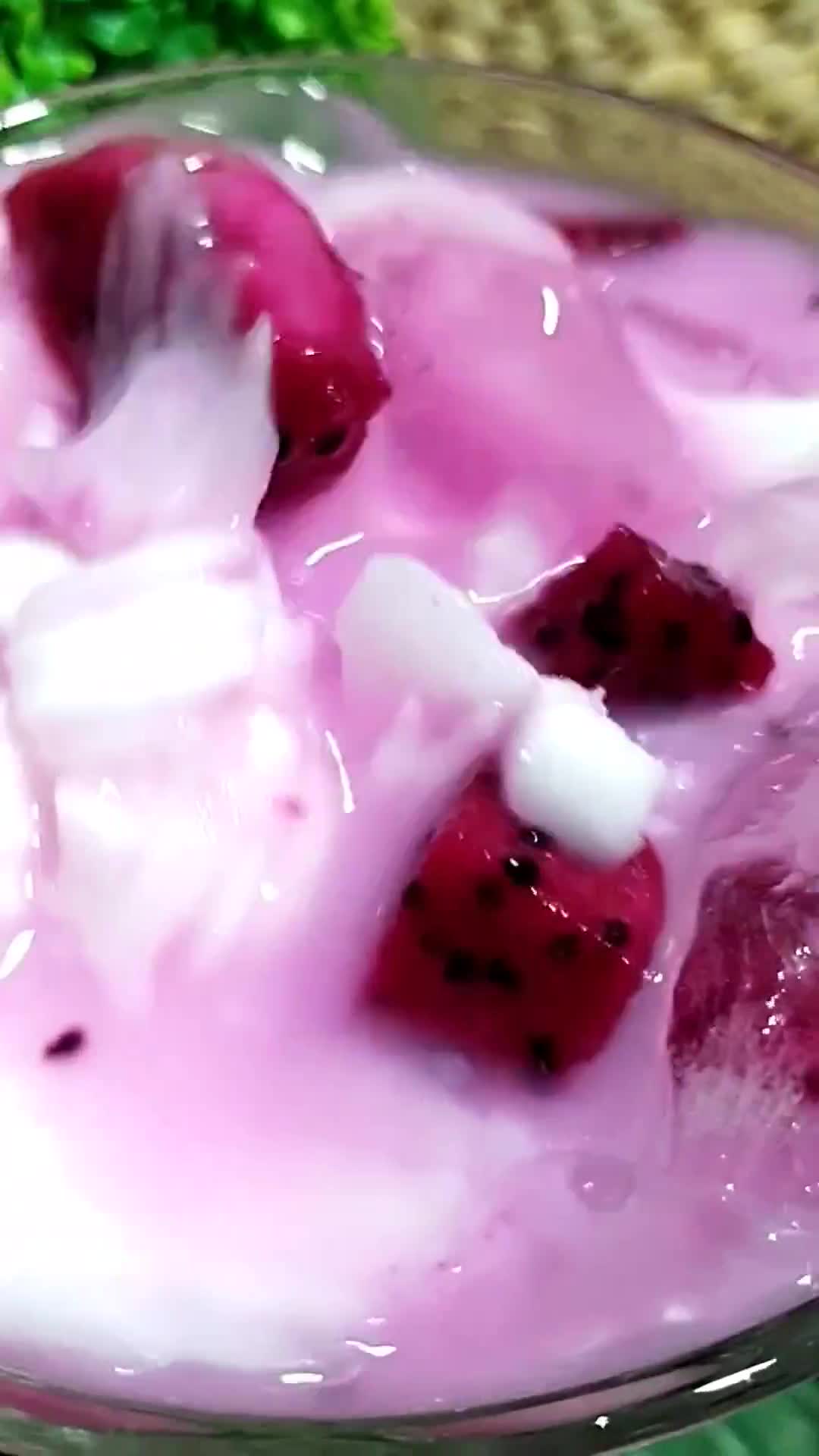 Foto langkah ke 5 dari resep Es kelapa muda buah naga merah.
