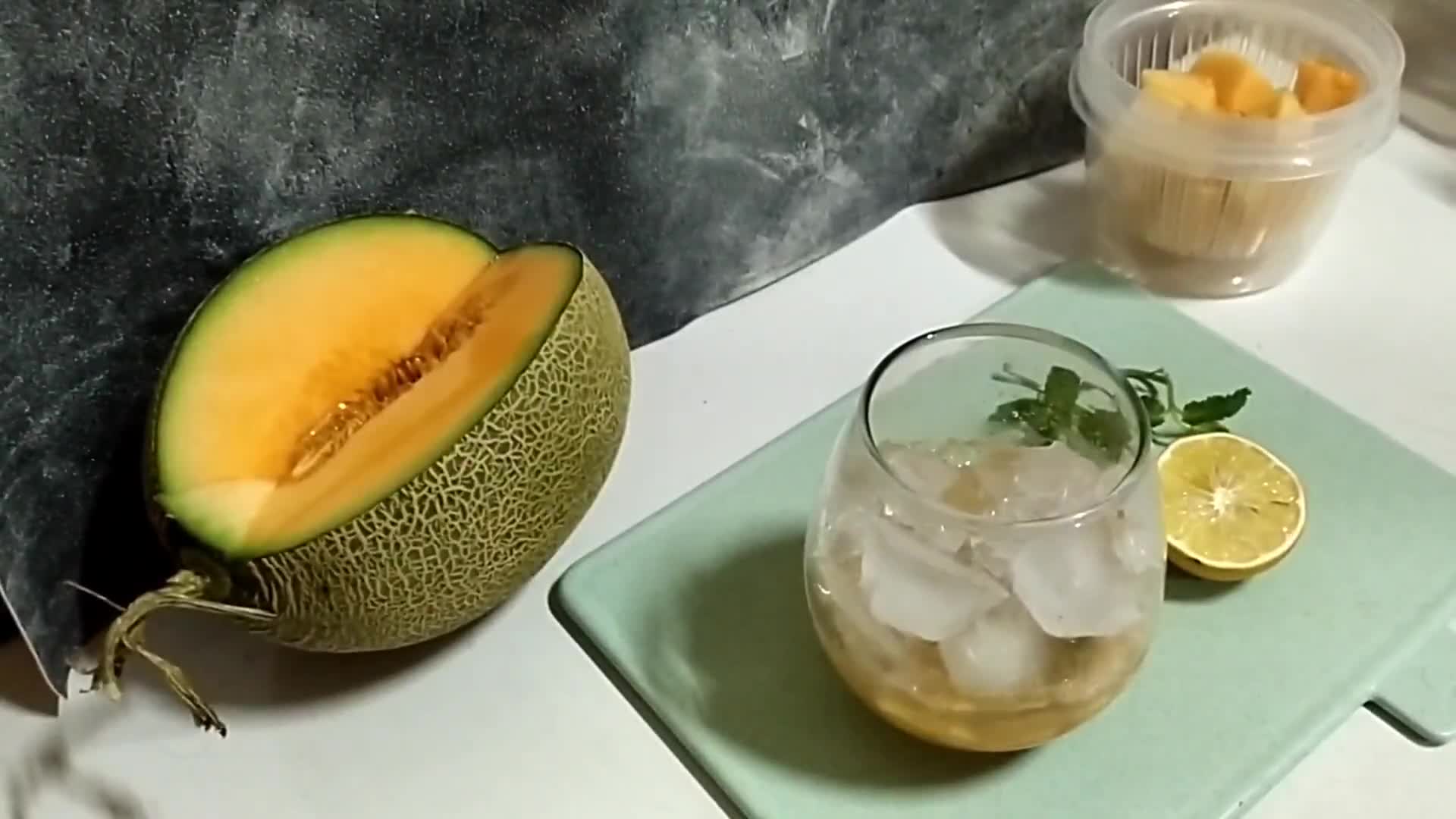 Foto langkah ke 4 dari resep Melon mojito.