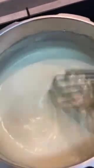 Foto del paso 3 de la receta: Espinacas a la crema con piñones Mte