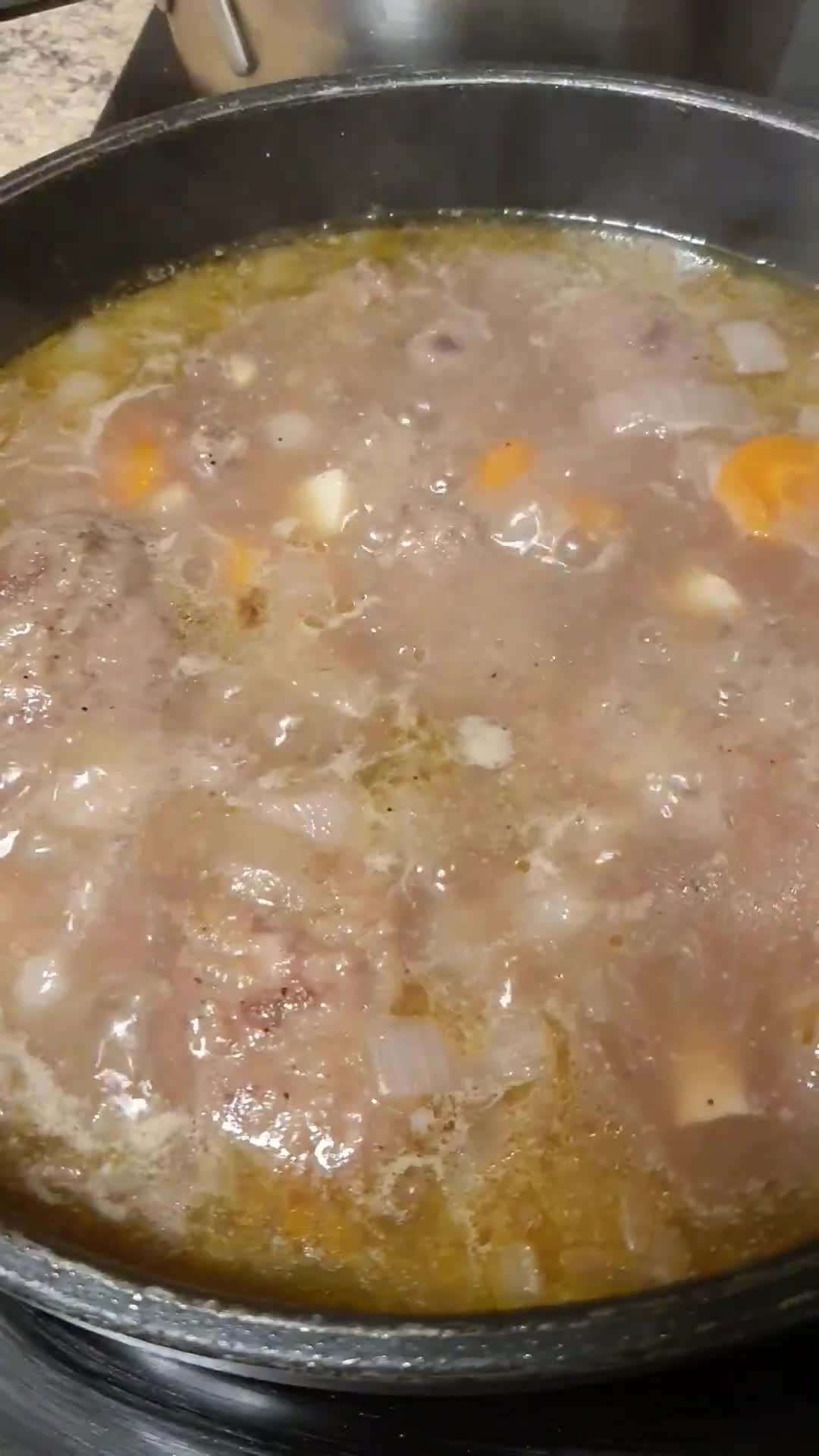 Foto del paso 3 de la receta: Carrillera de cerdo en salsa con toque de frambuesa