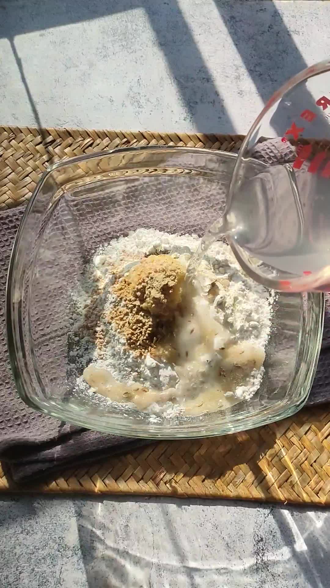 Gambar langkah 5 resipi Kerepek Tempe Berempah.