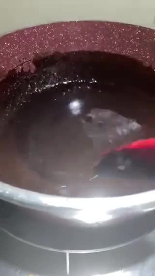 Gambar langkah 3 resipi Kek Coklat Moist.