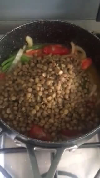 Foto del paso 2 de la receta: Crema LUMAMI (lentejas-quinoa y tomate)