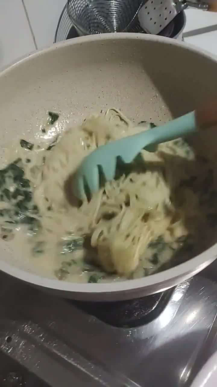 Foto langkah ke 3 dari resep Spaghetti Bayam.