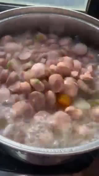 Foto langkah ke 6 dari resep Sup Makaroni Sosis Sapi.