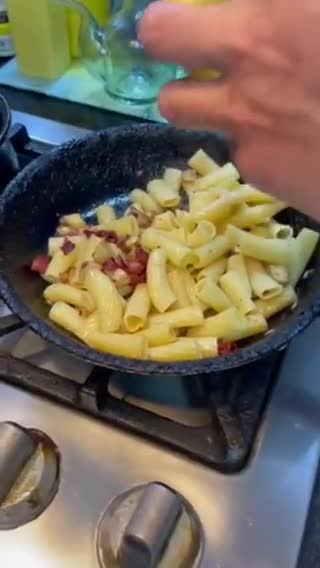 Foto del paso 4 de la receta: Rigatoni a la carbonara con alcachofas