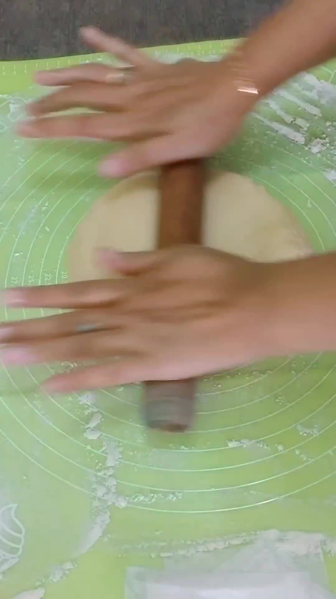 Foto langkah ke 7 dari resep Bomboloni Isi Vla Coklat Homemade.