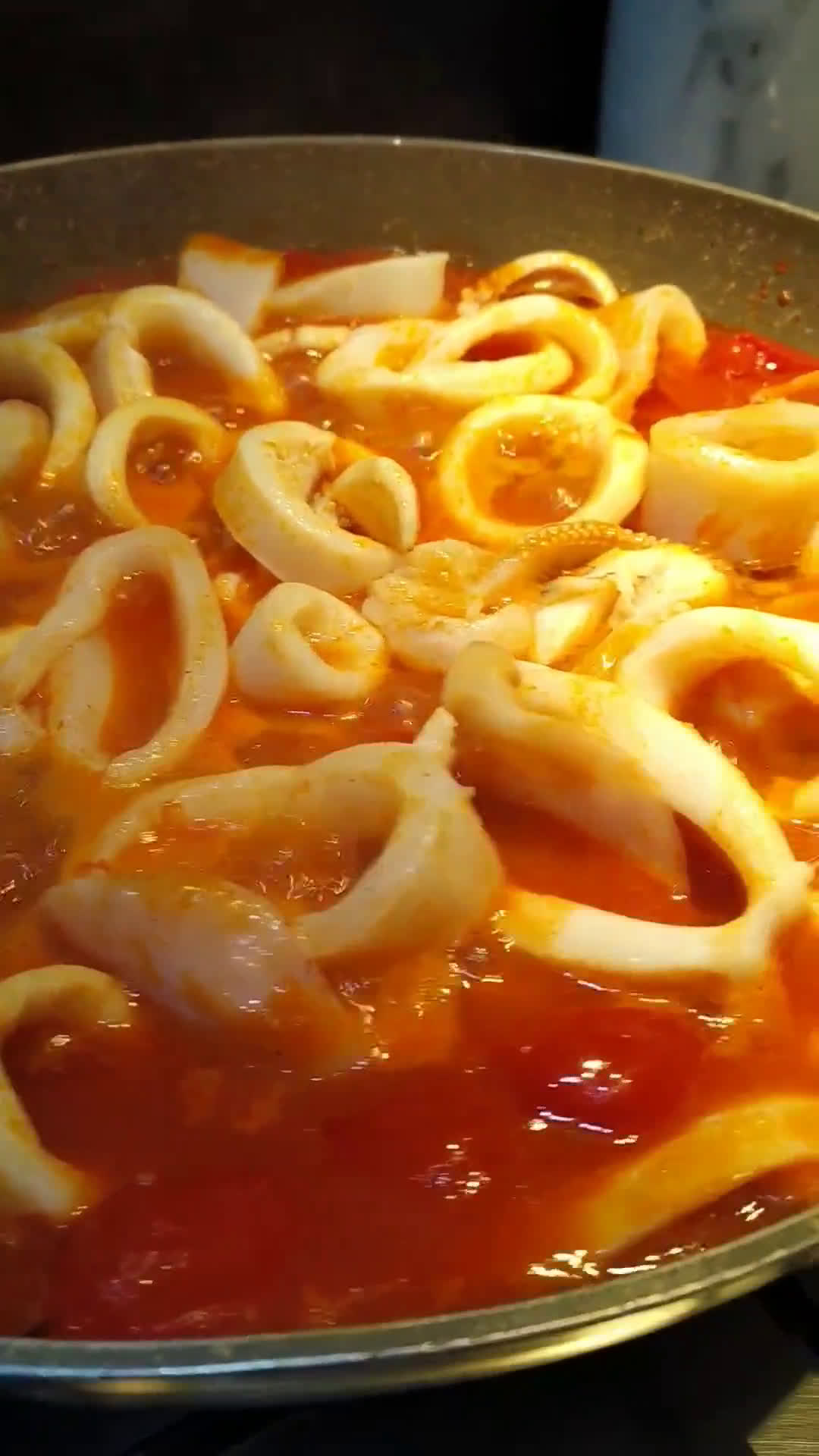 Foto del passaggio 3 della ricetta Scialatielli con calamari