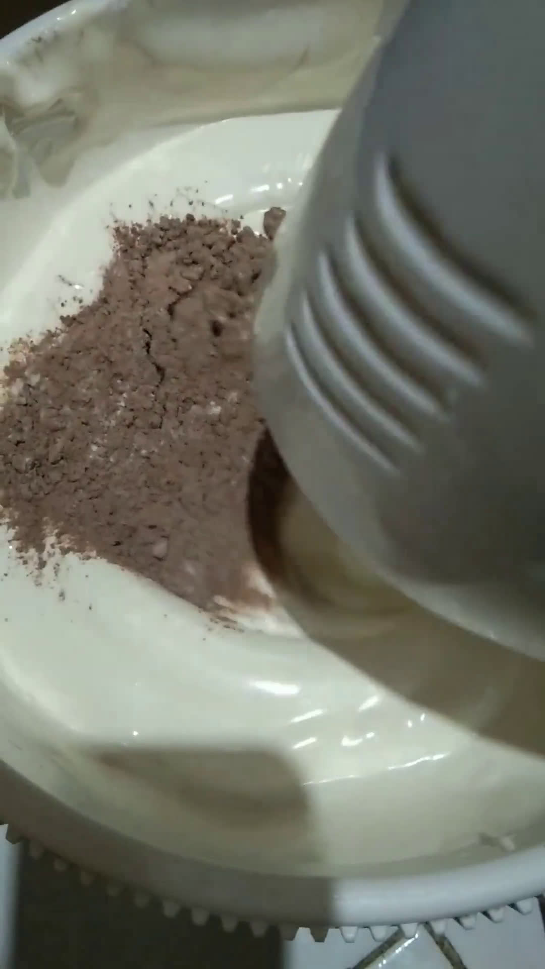 Foto langkah ke 4 dari resep Brownies Kukus.