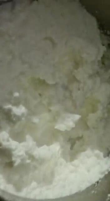 इंस्टेंट बेसन मलाई मोदक (instant Besan Malai Modak recipe in hindi) रेसिपी चरण 2 फोटो