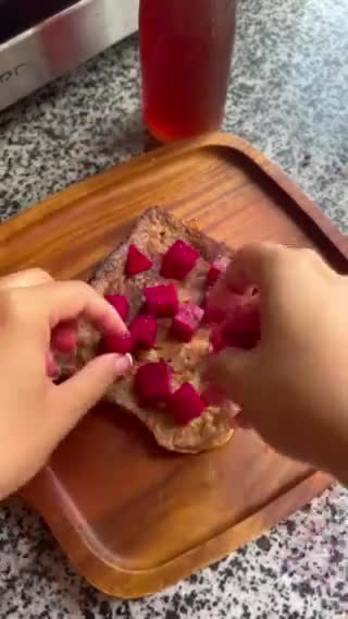Hình bước làm 4 của món French Toast - Chuẩn Vị Pháp Cho Bữa Sáng
