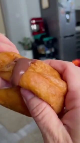 Csokipudinggal töltött fánkok recept fázis 4 fotója