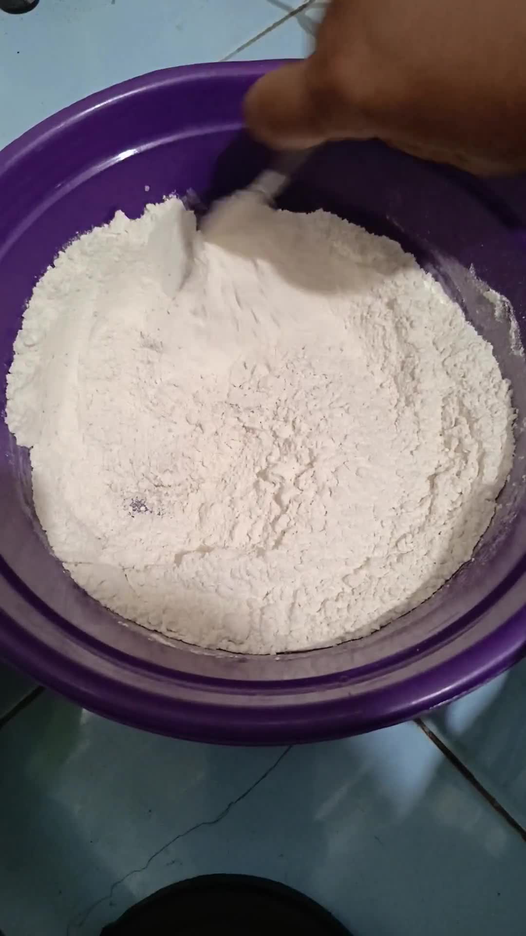 Foto langkah ke 3 dari resep Roti cokelat.
