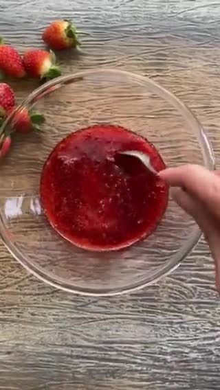 Foto langkah ke 3 dari resep Strawberry Jam Homemade (2 Bahan).