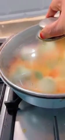 صورة لخطوة 3 من وصفة بيض على الطريقه التركيه