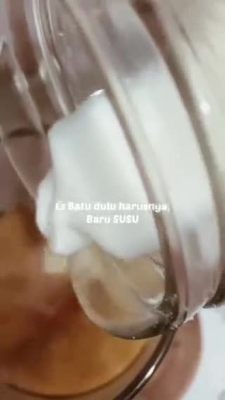 Foto langkah ke 4 dari resep Es Kopi Susu Pandan / Es Kopi Klepon.