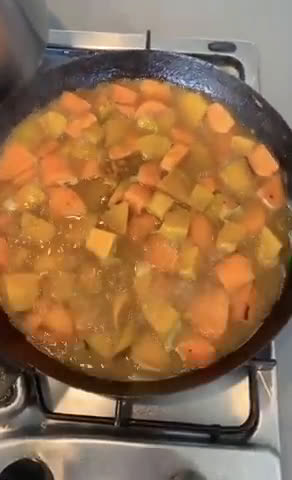 Foto del paso 2 de la receta: Sopa Crema de Zapallo Japonés, Zanahoria y Boniato