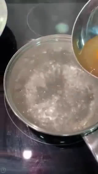 Foto del paso 1 de la receta: Huevos escalfados