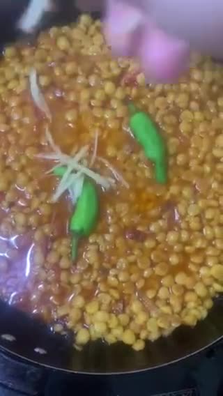 A picture of step 4 of Chana dal fry.