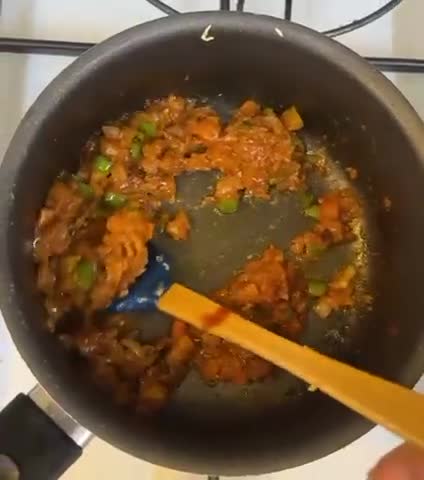 صورة لخطوة 2 من وصفة صينية المكرونه بالتونه والبشاميل الكذاب🍝😋!