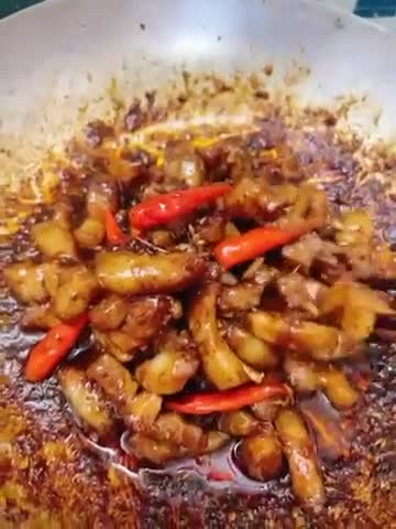 Hình bước làm 3 của món Thịt xào mắm ruốc