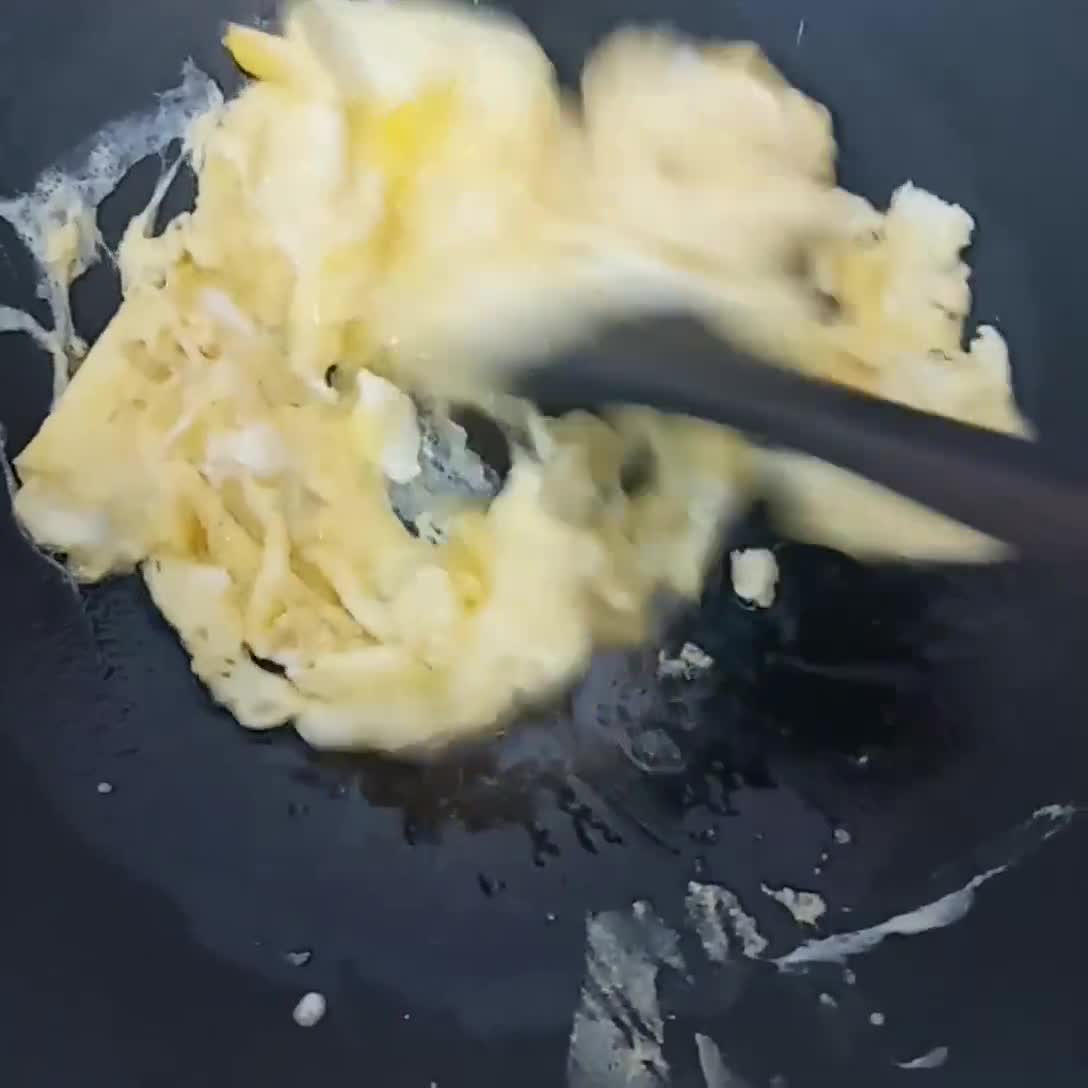 Foto langkah ke 1 dari resep Orak Arik Telur Kacang Panjang.