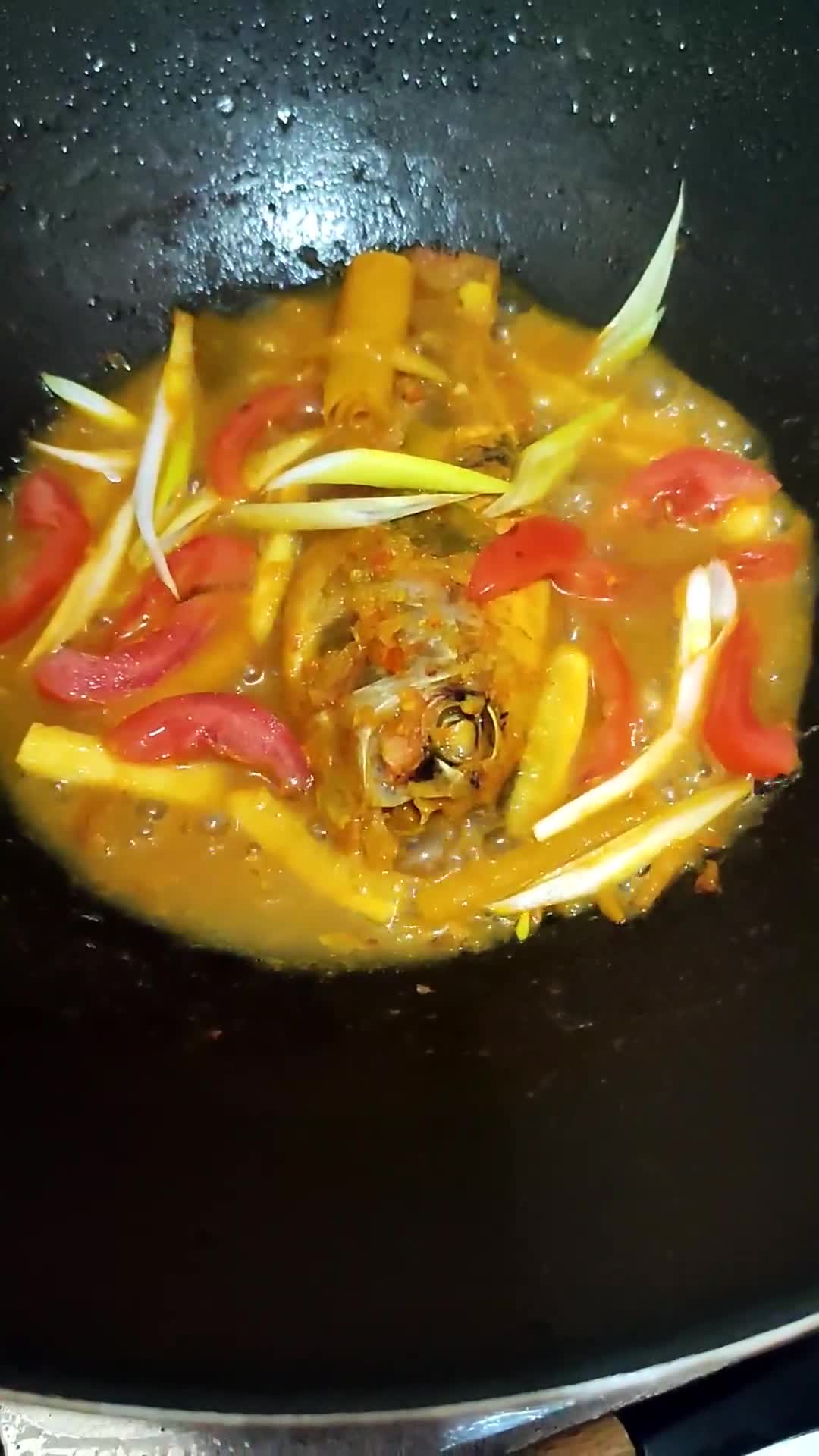 Foto langkah ke 6 dari resep Nila Merah Asam Pedas.