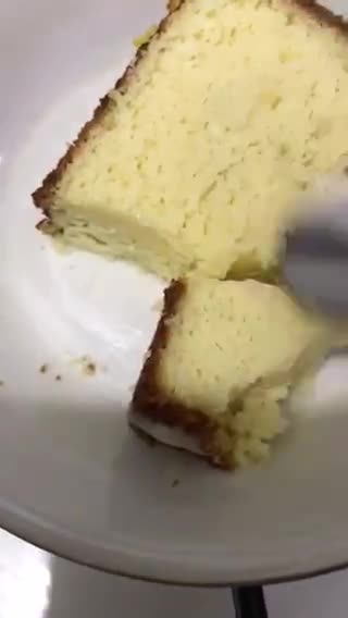 Foto langkah ke 6 dari resep Starbucks Lemon Cake.
