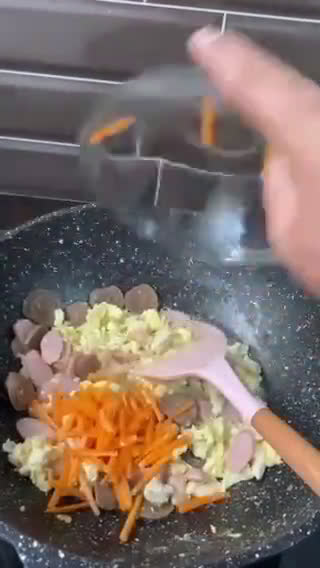 Foto langkah ke 4 dari resep Kwetiaw Goreng ala Chinese Resto.
