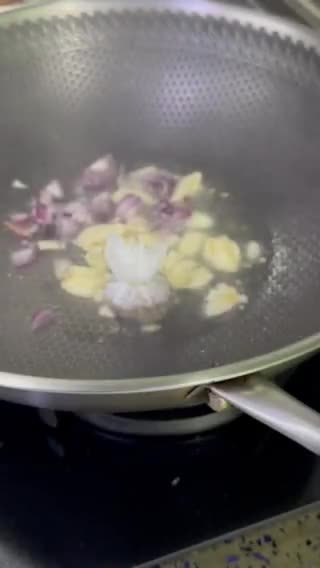 Gambar langkah 1 resipi Mi Goreng Kicap Tak Pedas (Tanpa Cili).