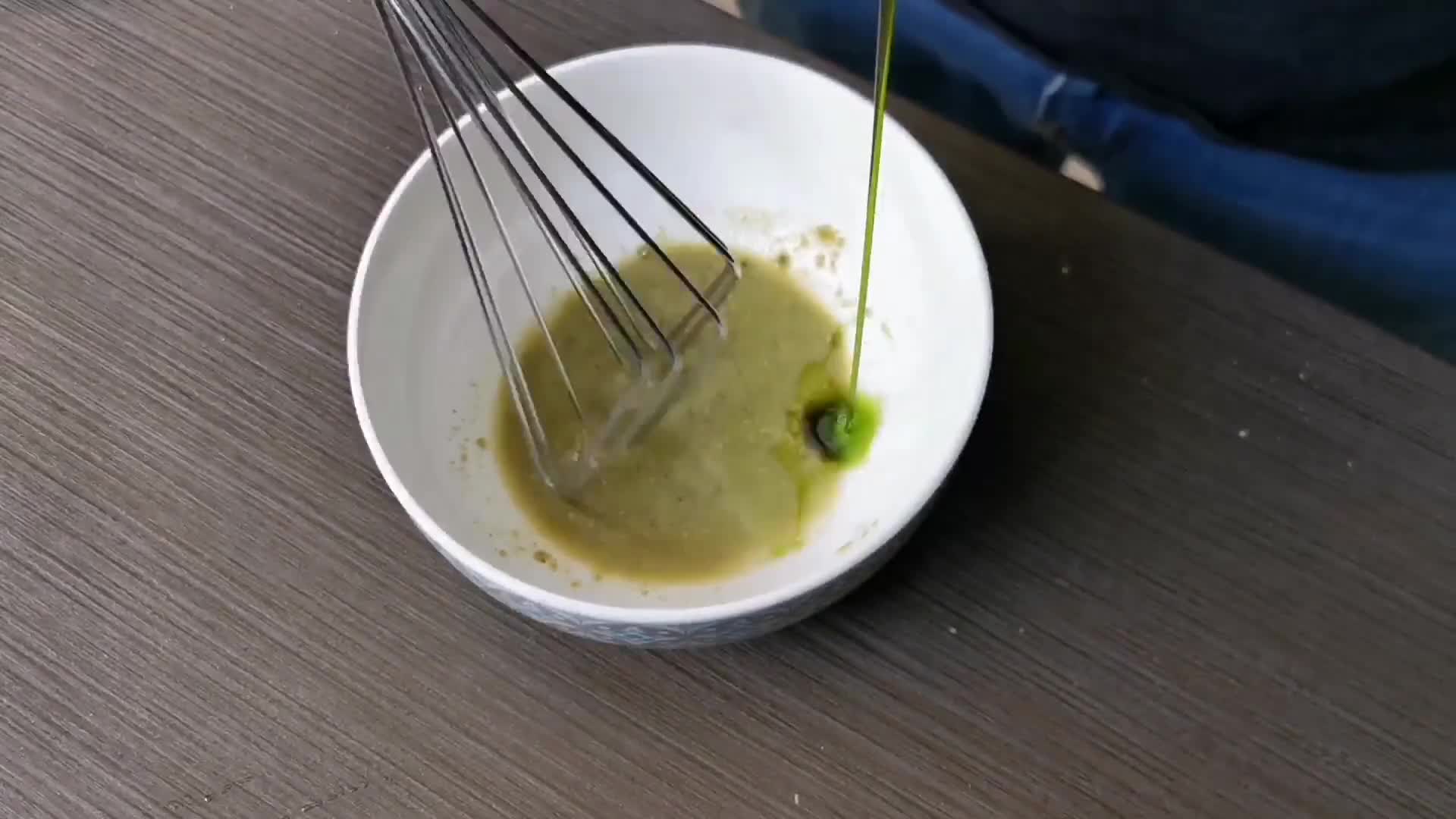 Medvehagymás vinaigrette / ecet-étolaj dresszing recept fázis 2 fotója